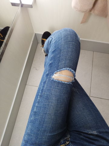 鱼丸要吃粗面–第一次去试衣间-试衣间露出-17P