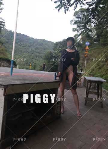 nakedangel北京天使露出系列全站数据原版【piggy原创】p 森林公园人前-22P