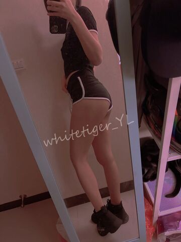 露脸才是王道！网红清纯系可爱治愈小美女white私拍~调教露出紫薇啪啪-49P