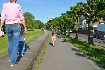 nude-in-public系列annam户外露出合集17setshi-res画质-50P