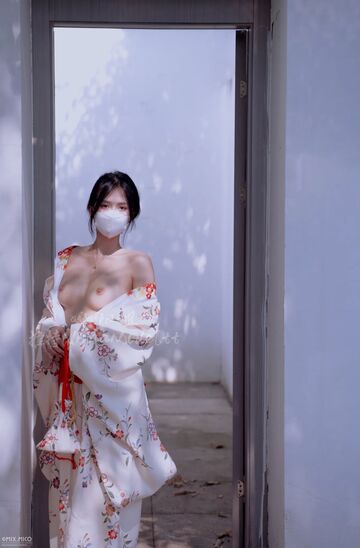 @娜娜小姐尺度私拍新作合集-35P
