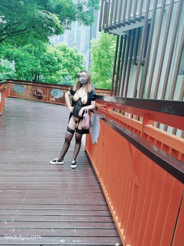 @我是娜娜呀–花嫁套逛街式露出-44P