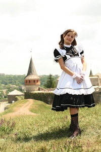 SashaL_VIP_SP_Housemaid01-25P